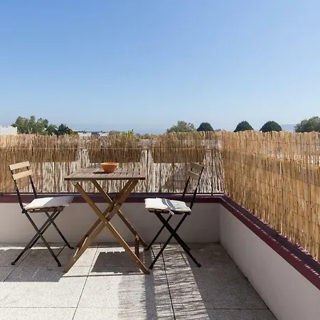 Apartamento Trendy Bright Flat With Balcony By Host Wise