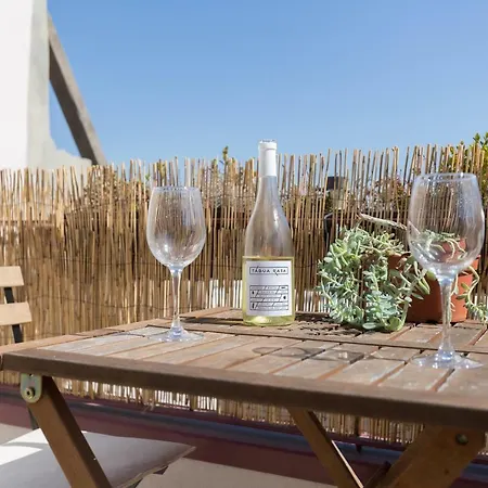 Trendy Bright Flat With Balcony By Host Wise Apartment *