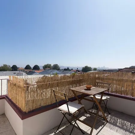 Trendy Bright Flat With Balcony By Host Wise Apartment *
