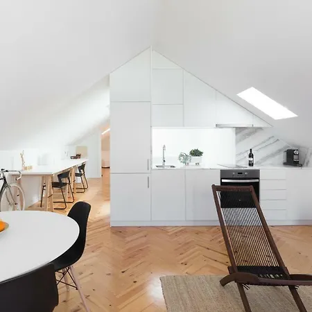 Trendy Bright Flat With Balcony By Host Wise Apartment *