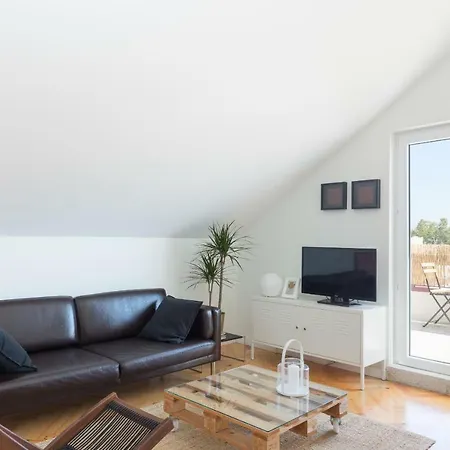 Apartment Trendy Bright Flat With Balcony By Host Wise *