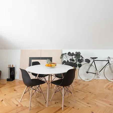 Apartment Trendy Bright Flat With Balcony By Host Wise *